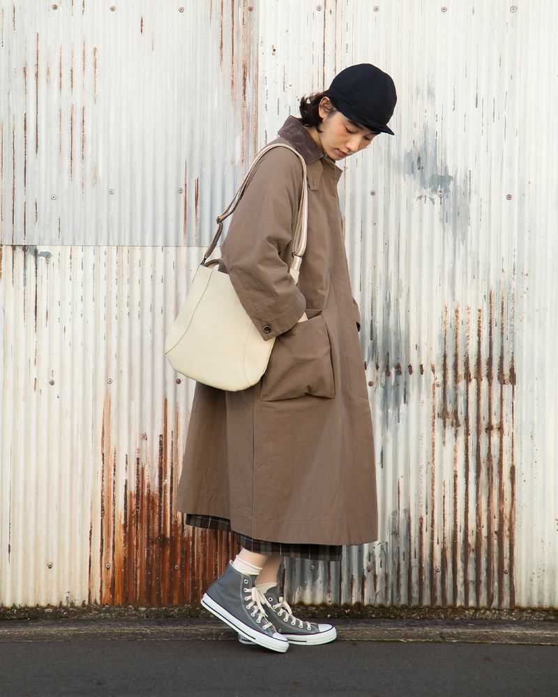 ショルダーバッグの色：バニラ