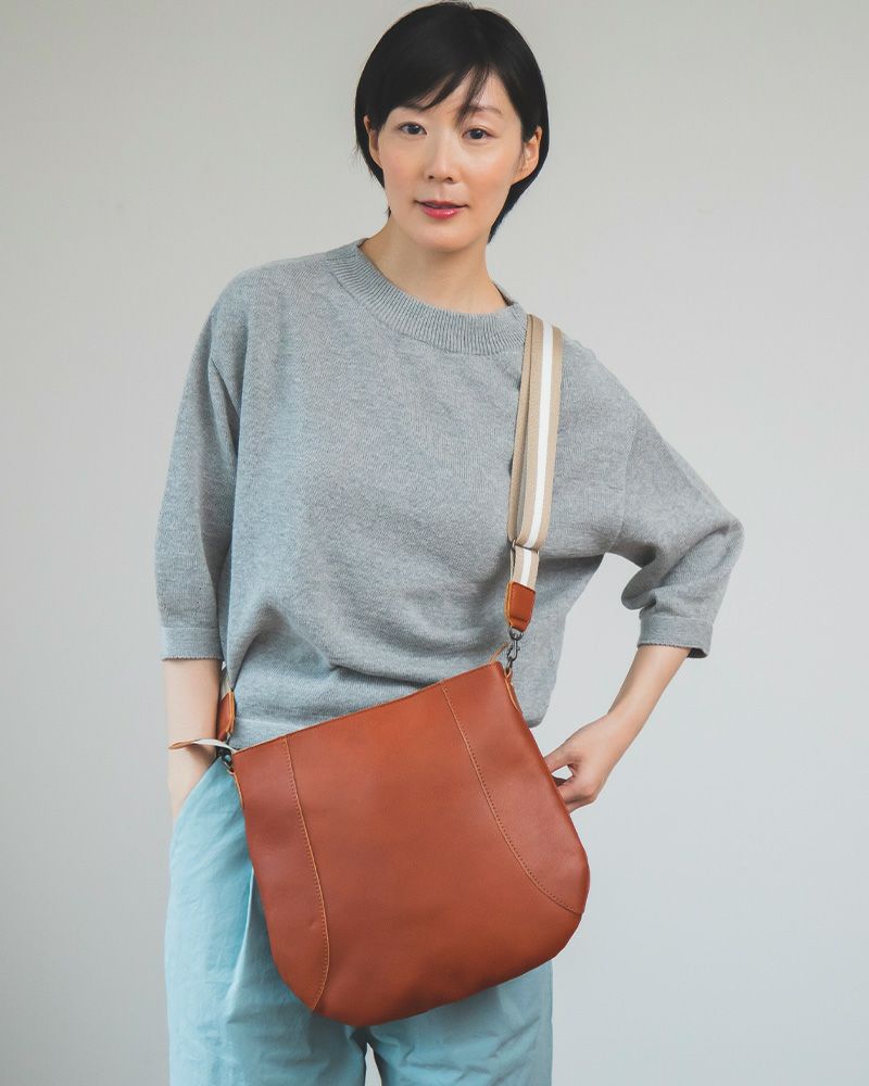 ショルダーバッグの色：レンガ