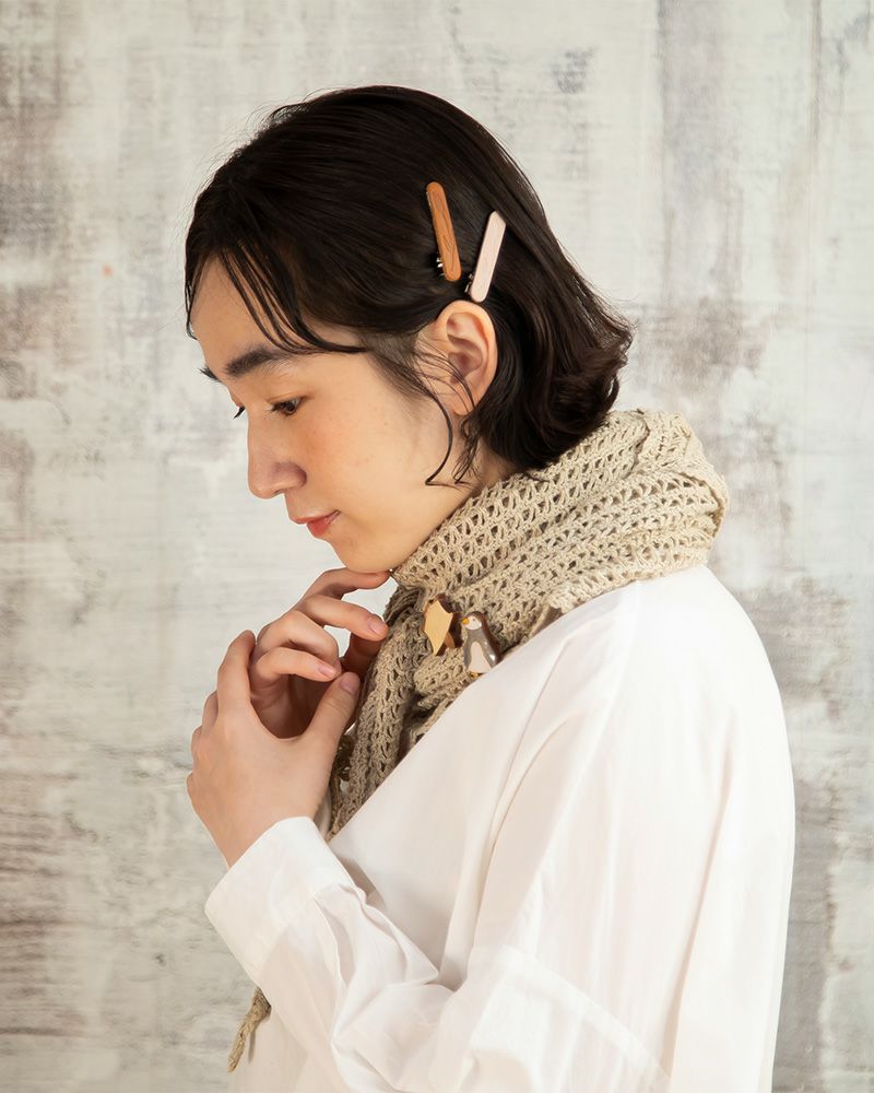 ヘアアクセサリーの色：上から　キャラメル・ベビーピンク