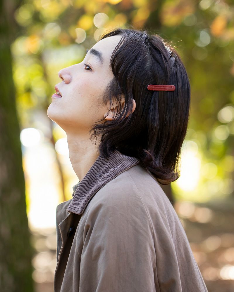 ヘアアクセサリーの色：チェリーレッド