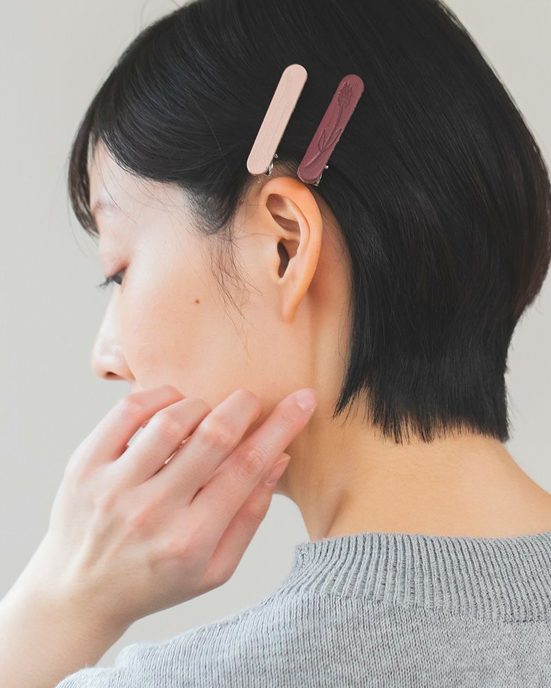 ヘアアクセサリーの色：ベビーピンク・スミレ（ねこじゃらし）