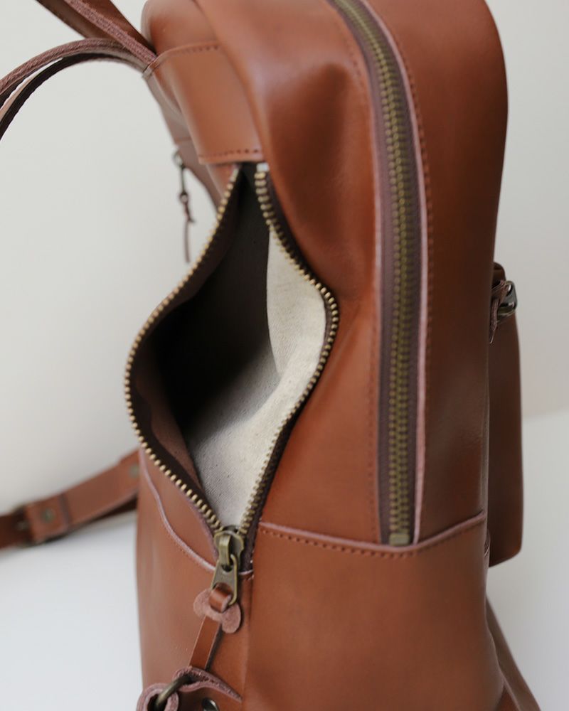 リュックの色：ダークブラウン（終売）