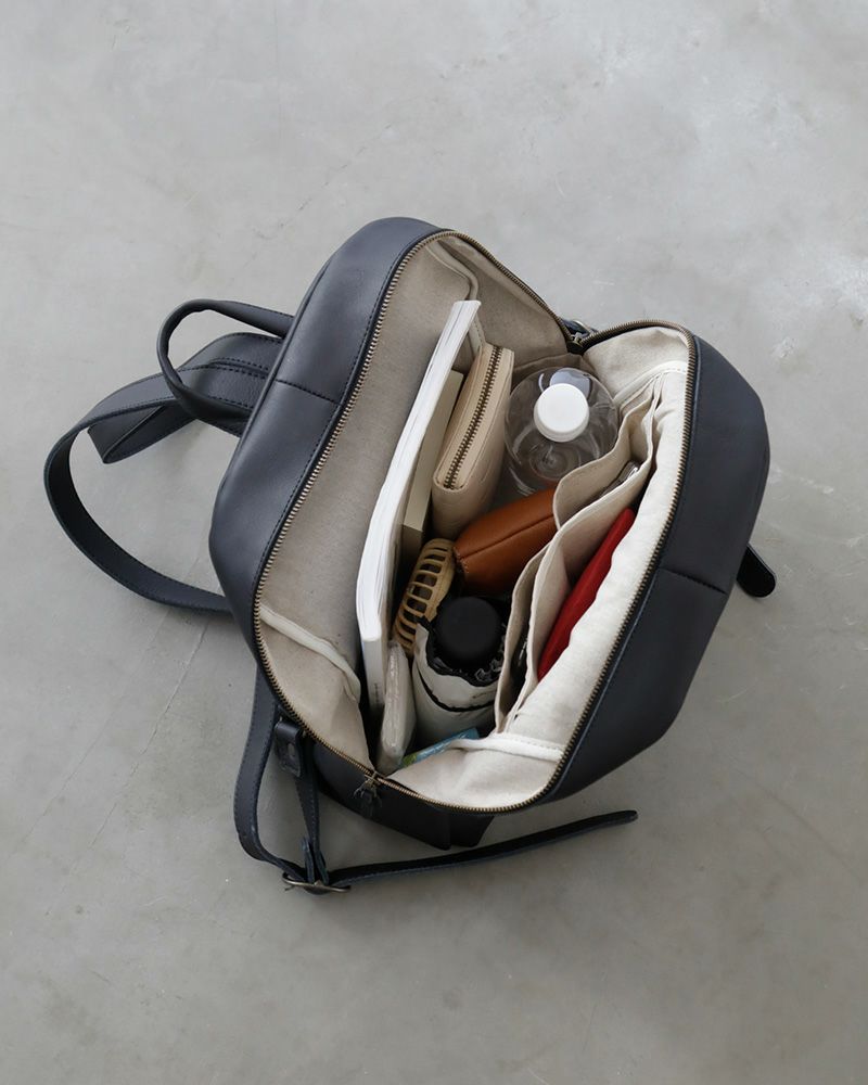 リュックの色：クロ