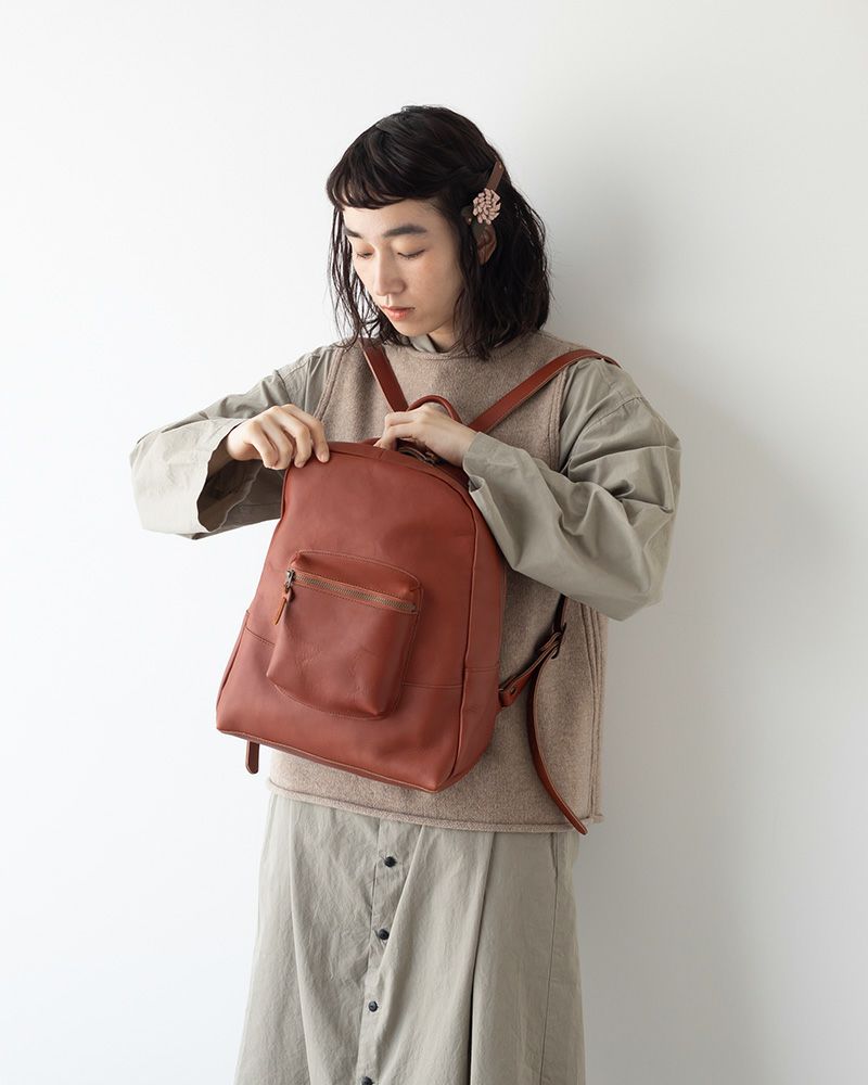 リュックの色：レンガ