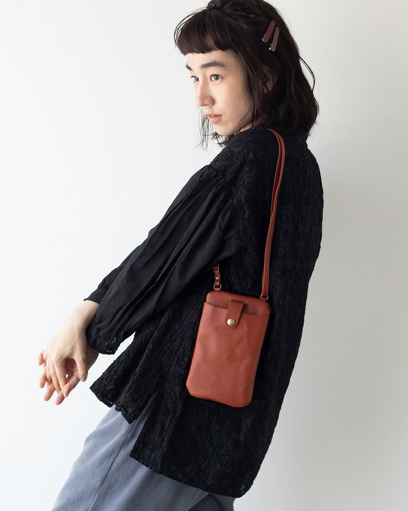 ポシェットの色：レンガ