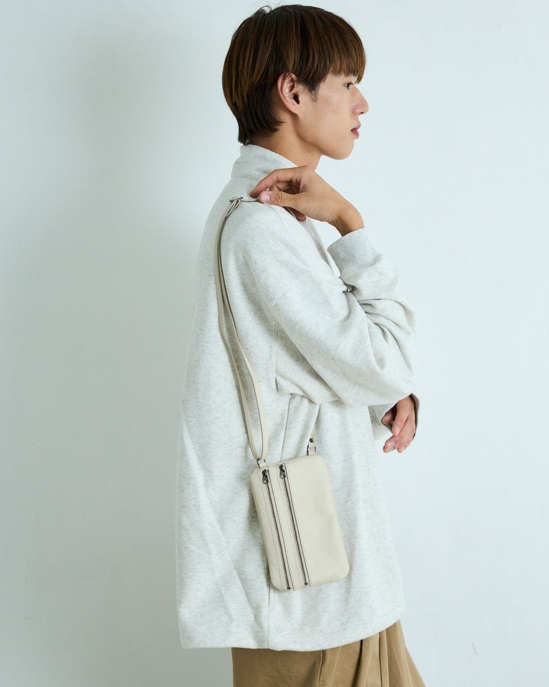 避けてしまいがちな明るい色も、防水レザーなら挑戦できます