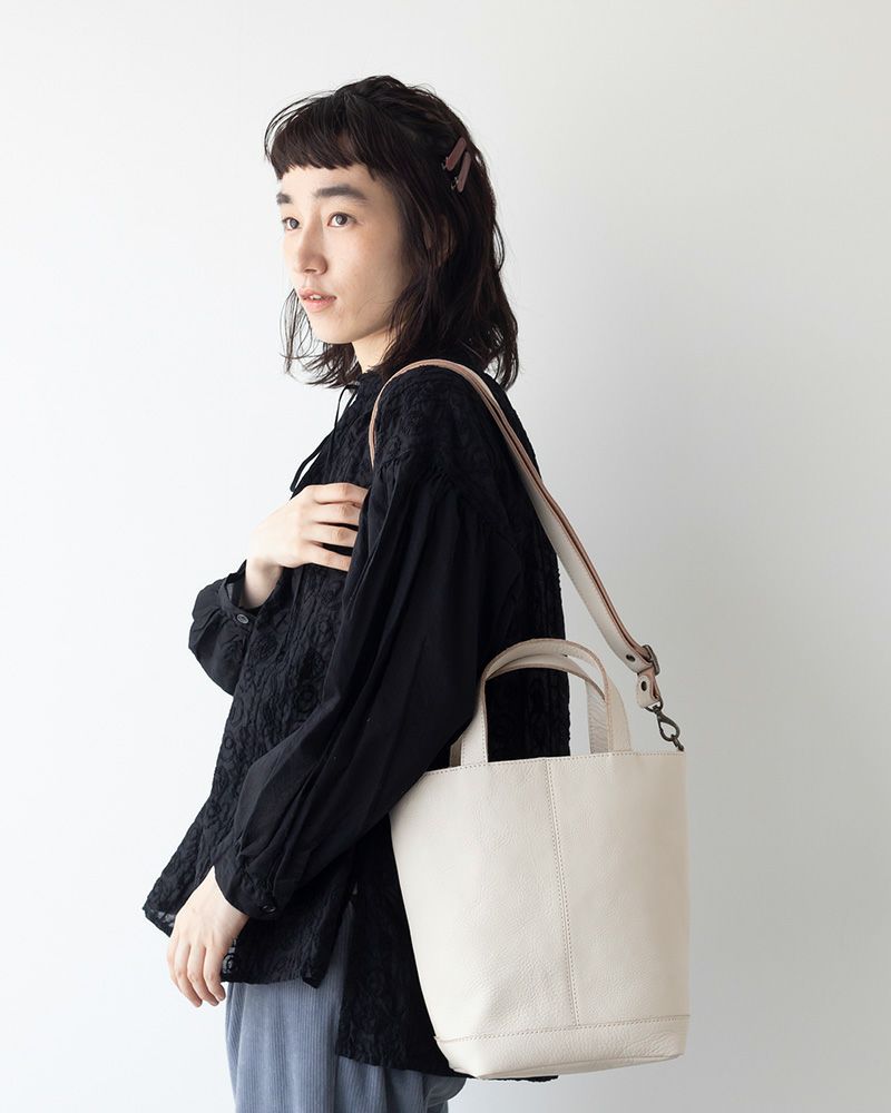 itsu mono 2WAYバッグ：クリーム