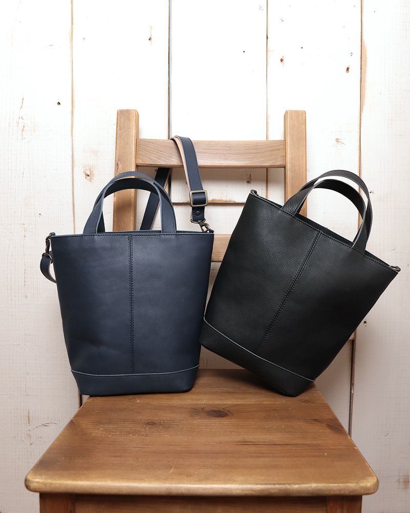 itsu mono 2WAYバッグ／左：ネイビー／右：ブラック