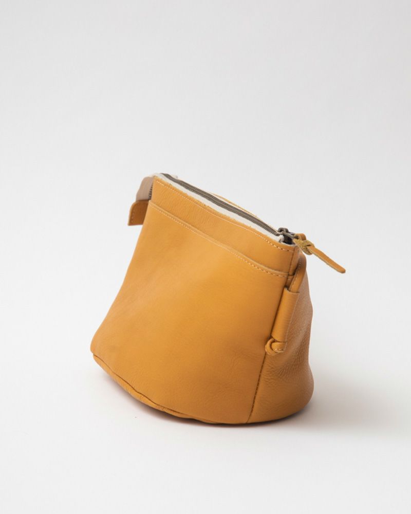 ポシェットの色：マスタード