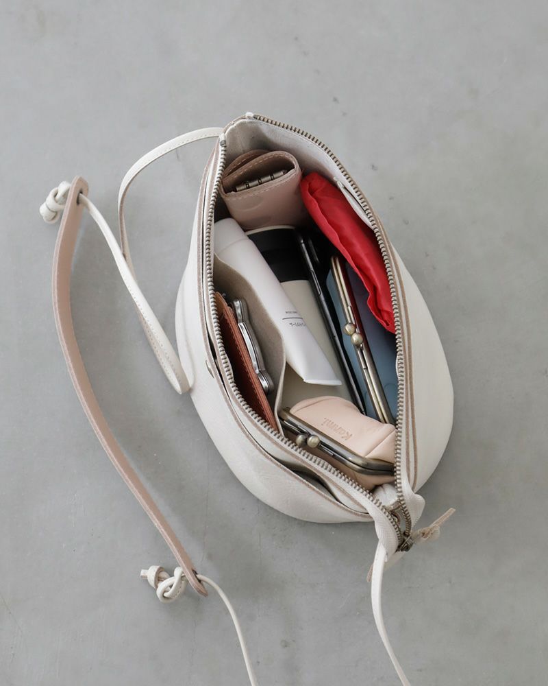 ポシェットの色：クリーム