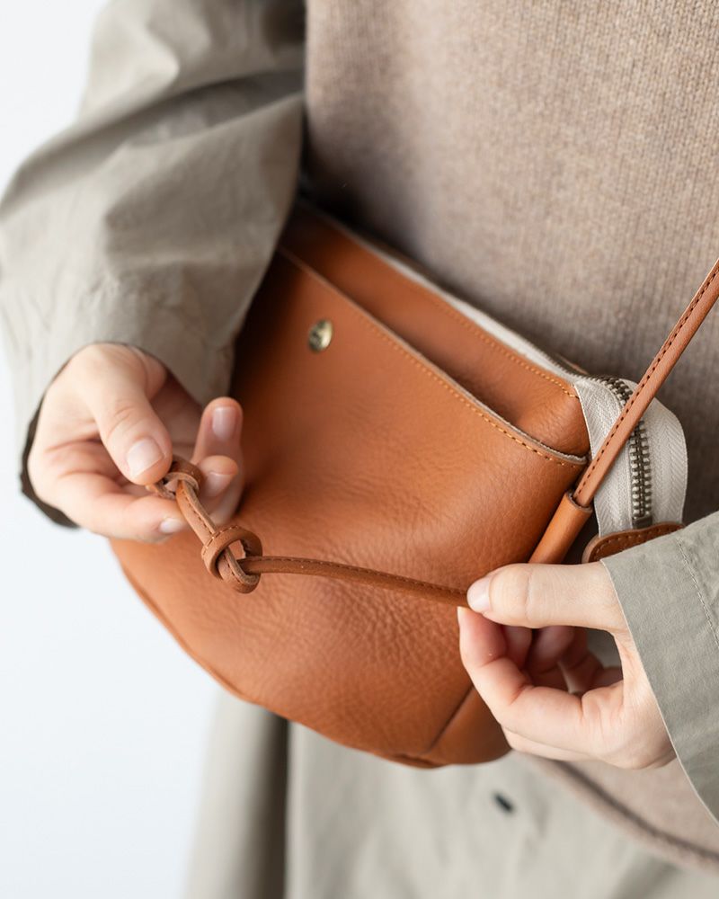 ポシェットの色：キャラメル