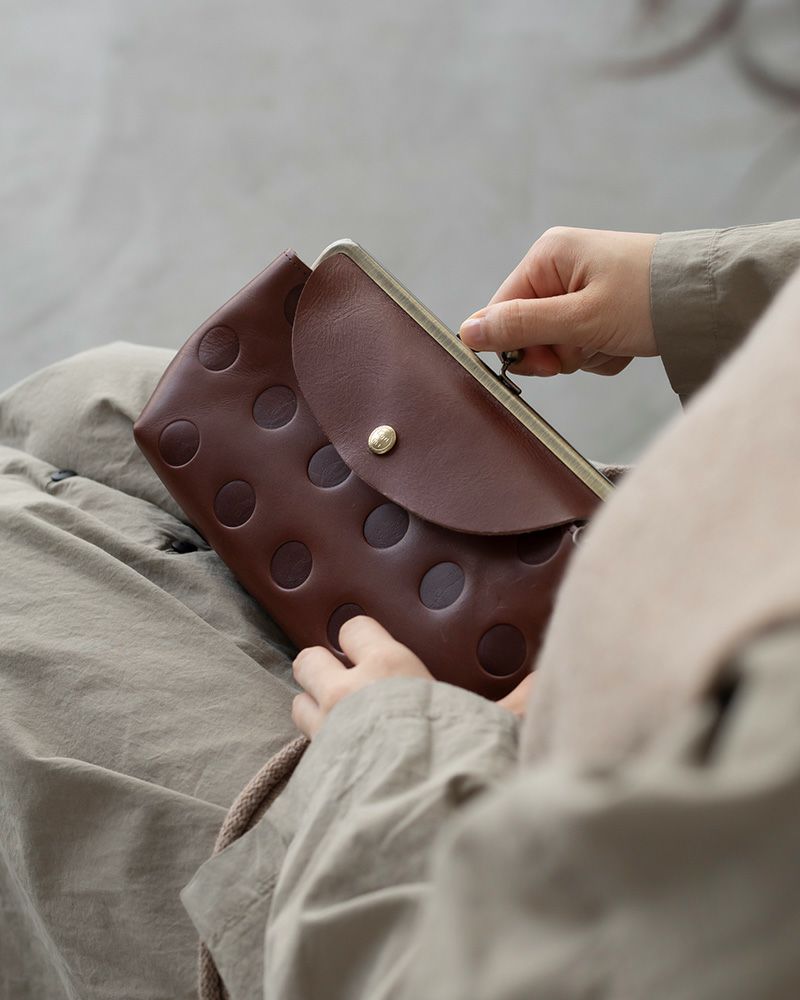 がま口長財布の色：ダークブラウン