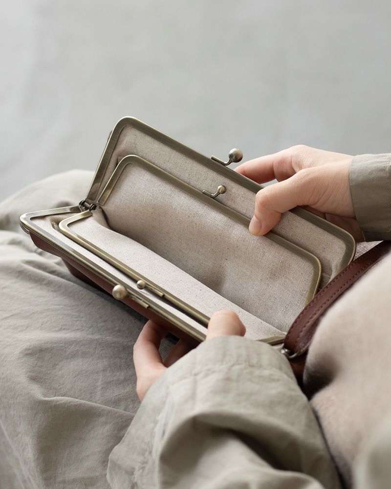 がま口長財布の色：ダークブラウン