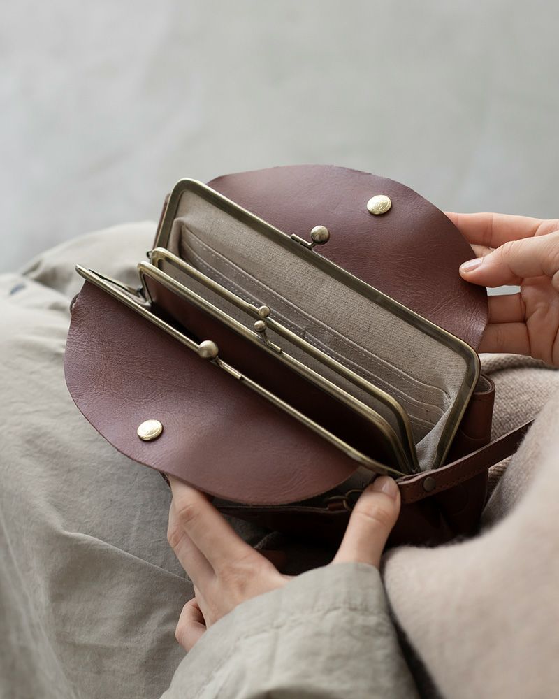 がま口長財布の色：ダークブラウン