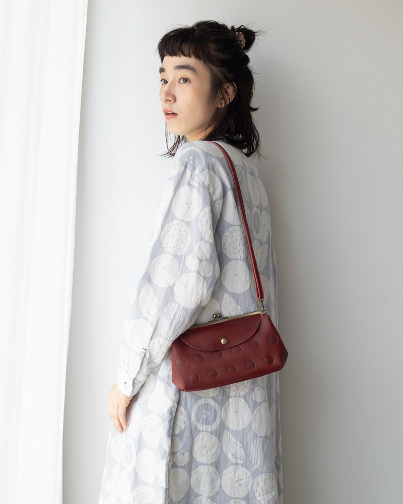 がま口長財布の色：チェリーレッド