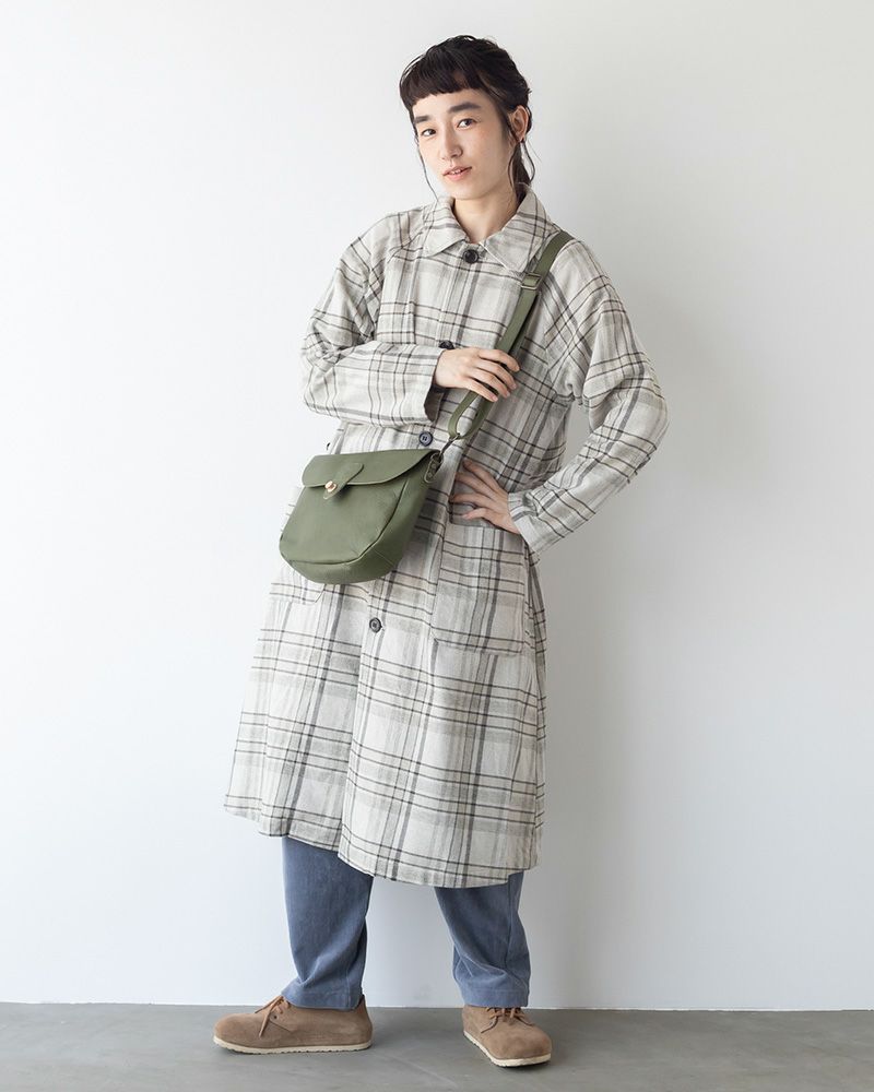 ショルダーバッグの色：グリーン