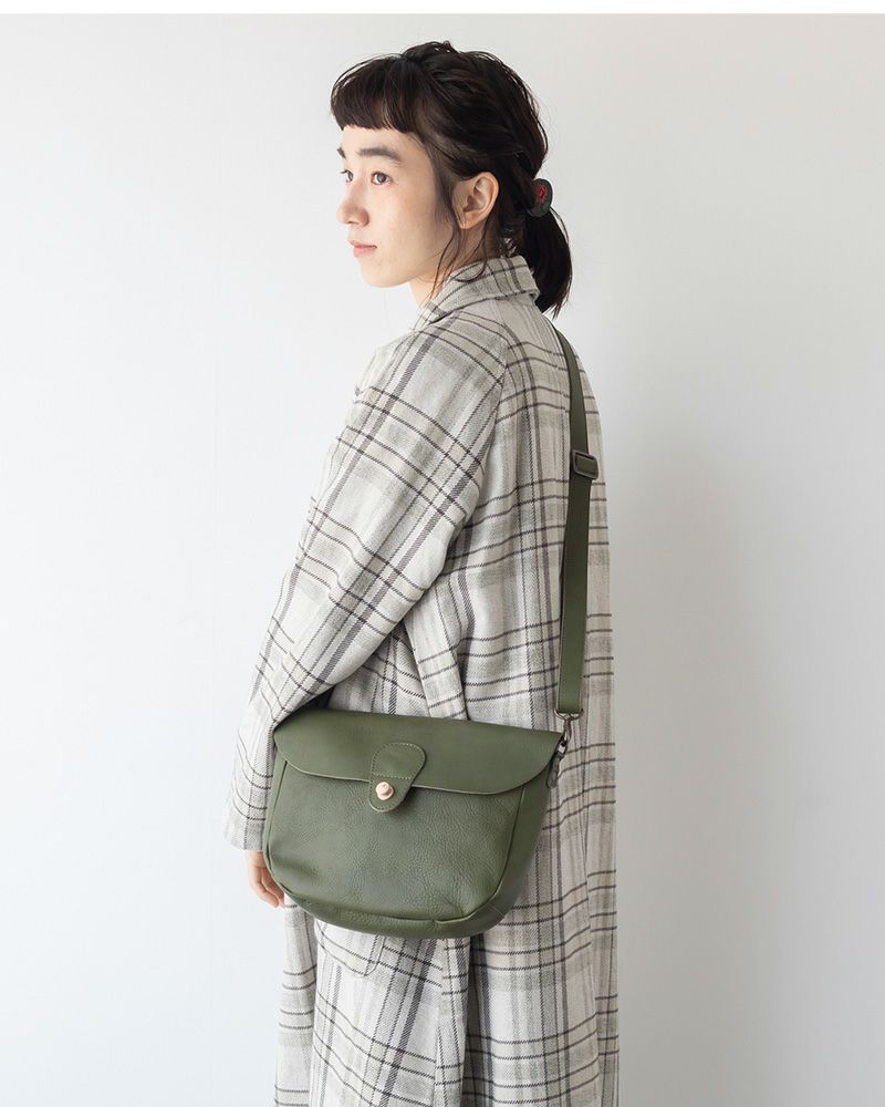 ショルダーバッグの色：グリーン