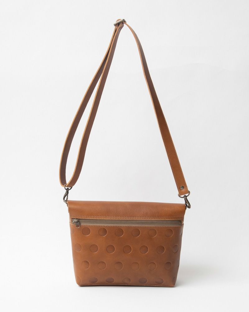 ショルダーバッグの色：キャラメル