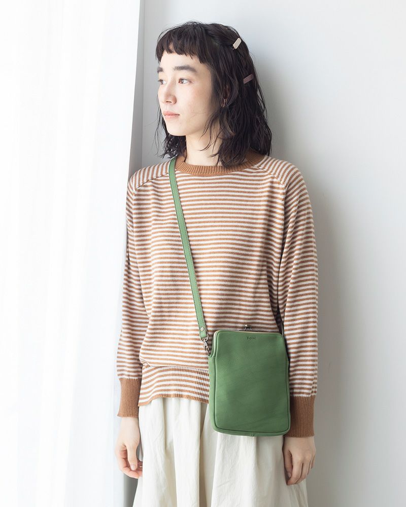 がま口ポシェットの色：リーフグリーン