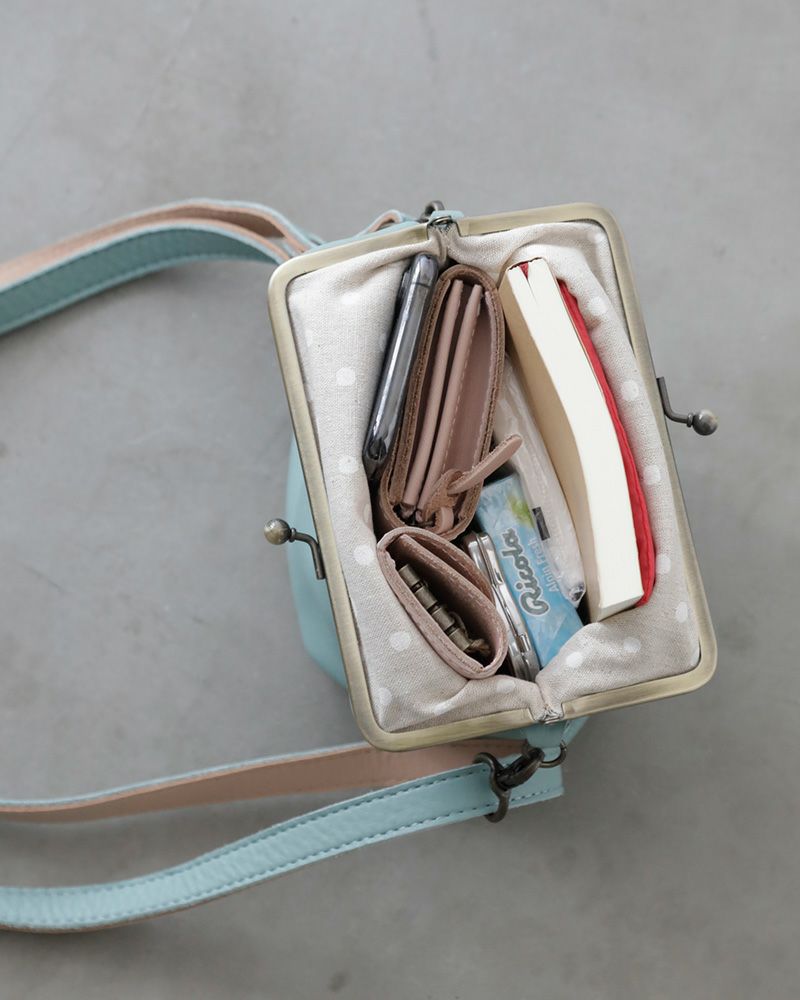 がま口ポシェットの色：サックス