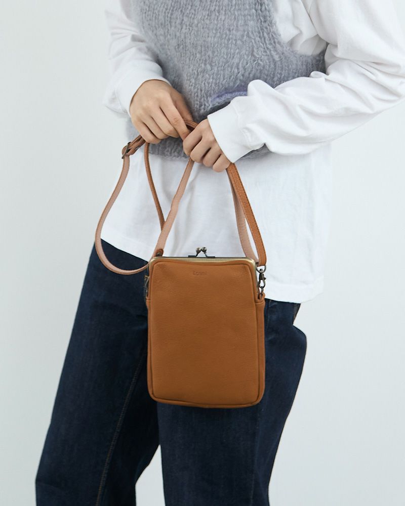 がま口ポシェットの色：ミルクチョコ