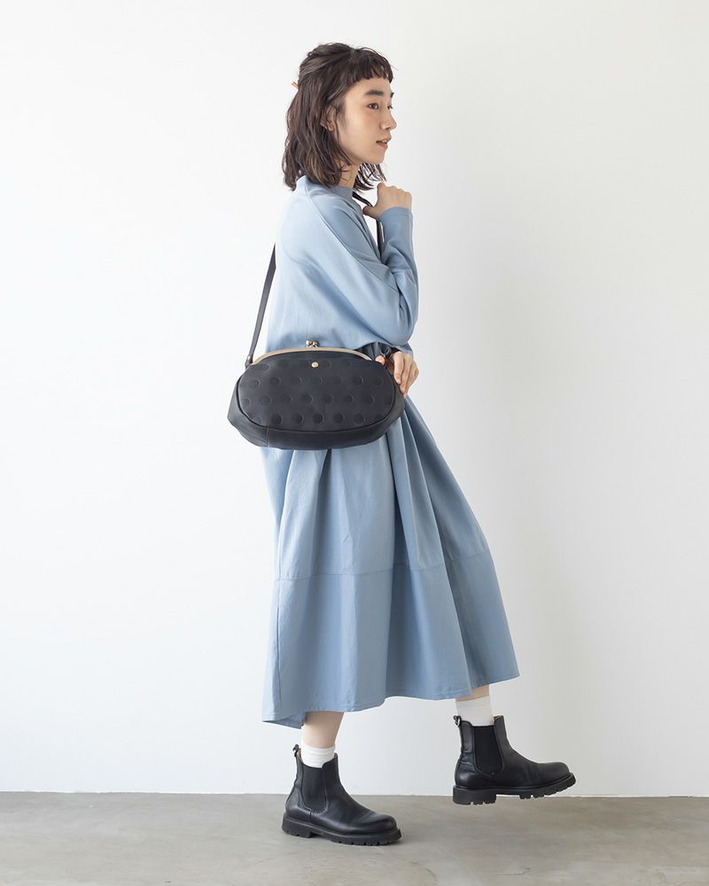 がま口ショルダーバッグの色：ブラック