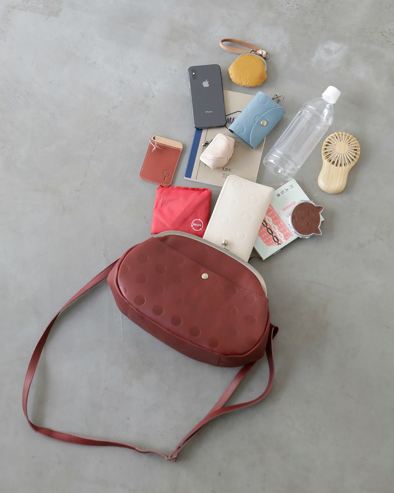 がま口ショルダーバッグの色：チェリーレッド