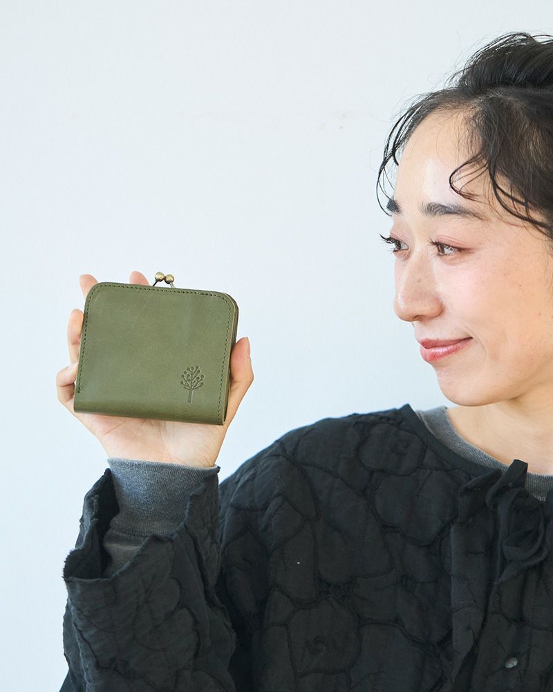 手のひらにすっぽり入るサイズ感「ドロップツリー がま口 コンパクトウォレット」