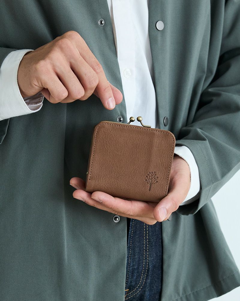 シンプルでスマートな、がま口コンパクトウォレット