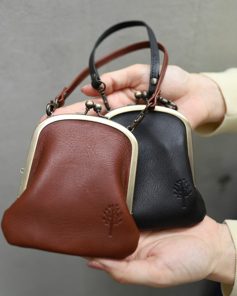 左：ダークブラウン／右：ブラック