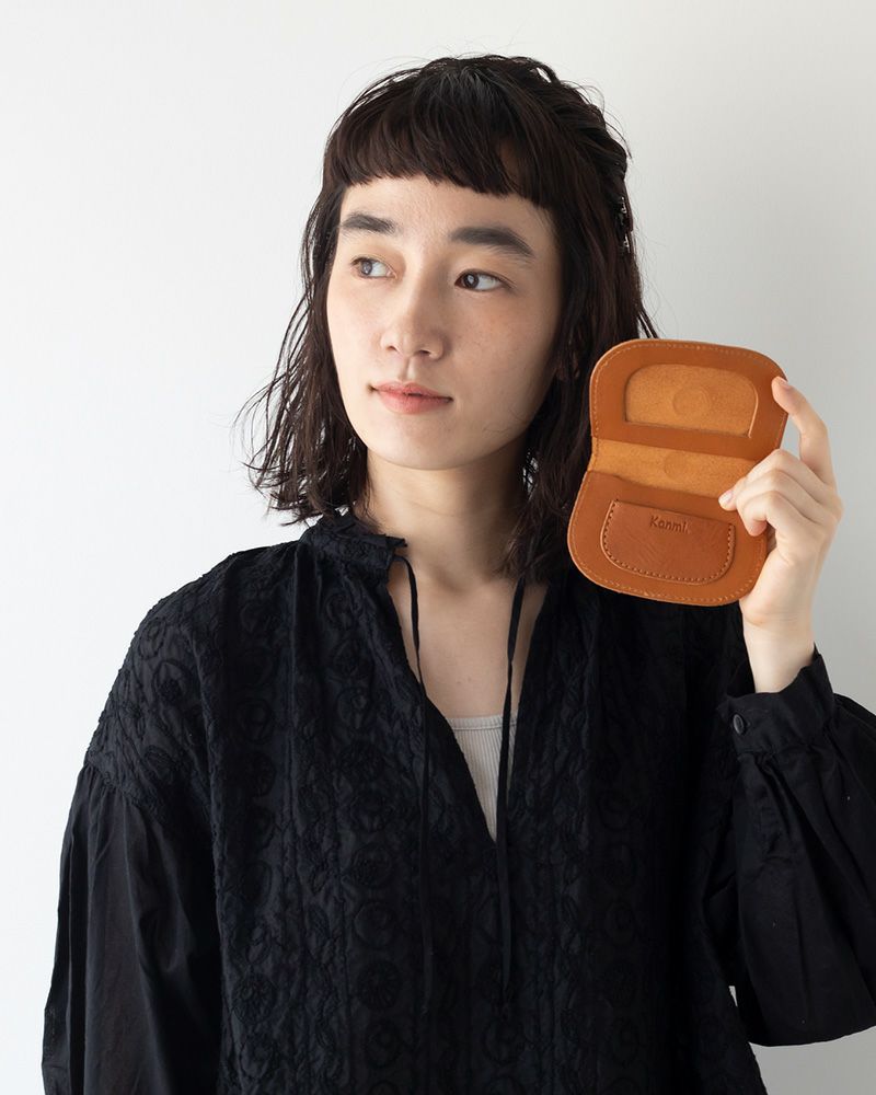 見開きが使いやすい！「キャンディ パタンパスケース」 | Kanmi