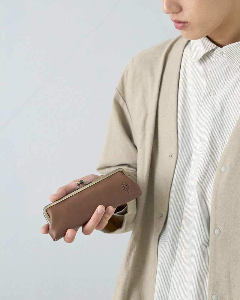 ギフトとしても喜ばれる本革メガネ・ペンケース