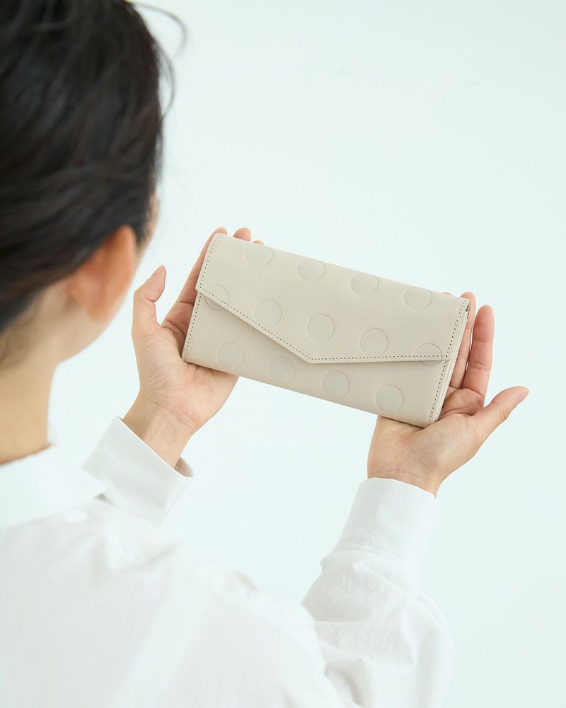 「キャンディ レターロングウォレット」バニラ