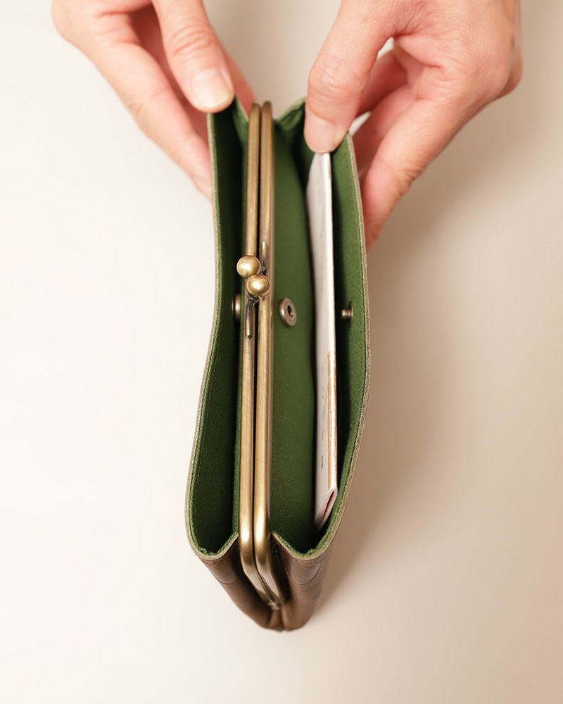 キャンディ あおりロングがま口ウォレット：オリーブグリーン