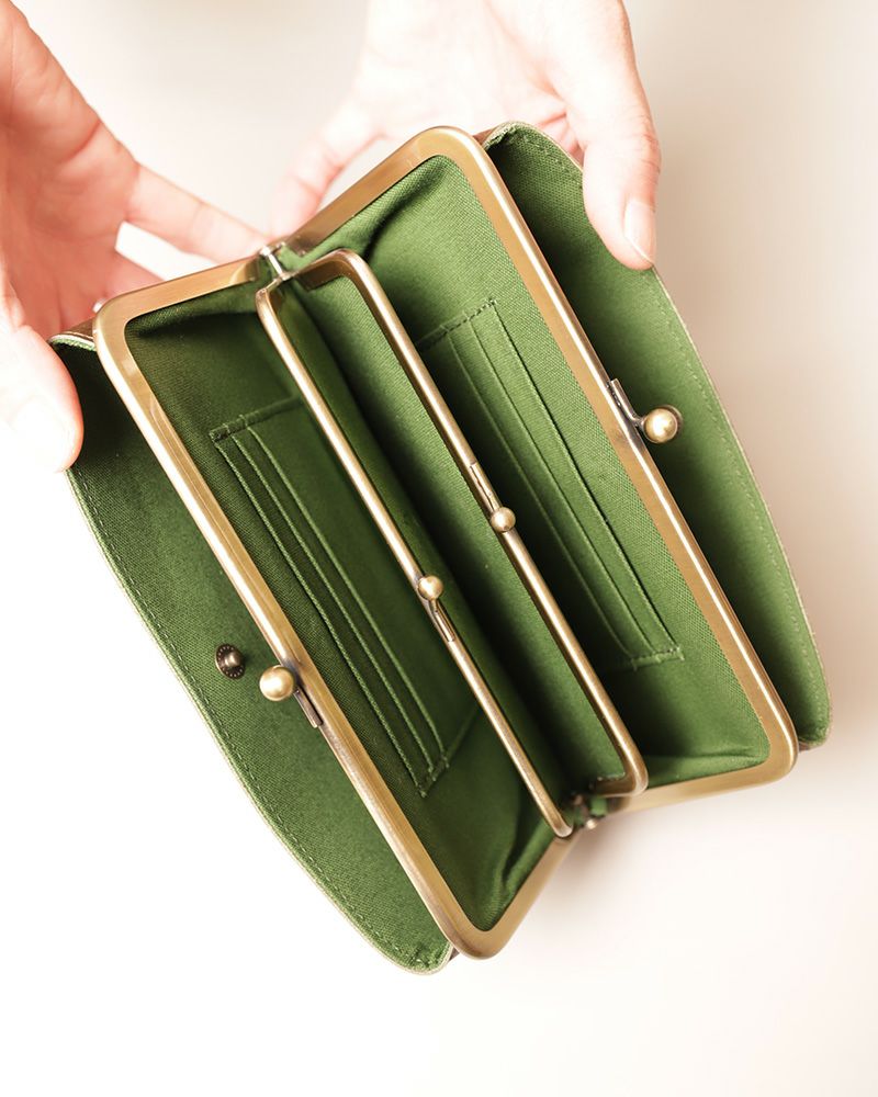 キャンディ あおりロングがま口ウォレット：オリーブグリーン
