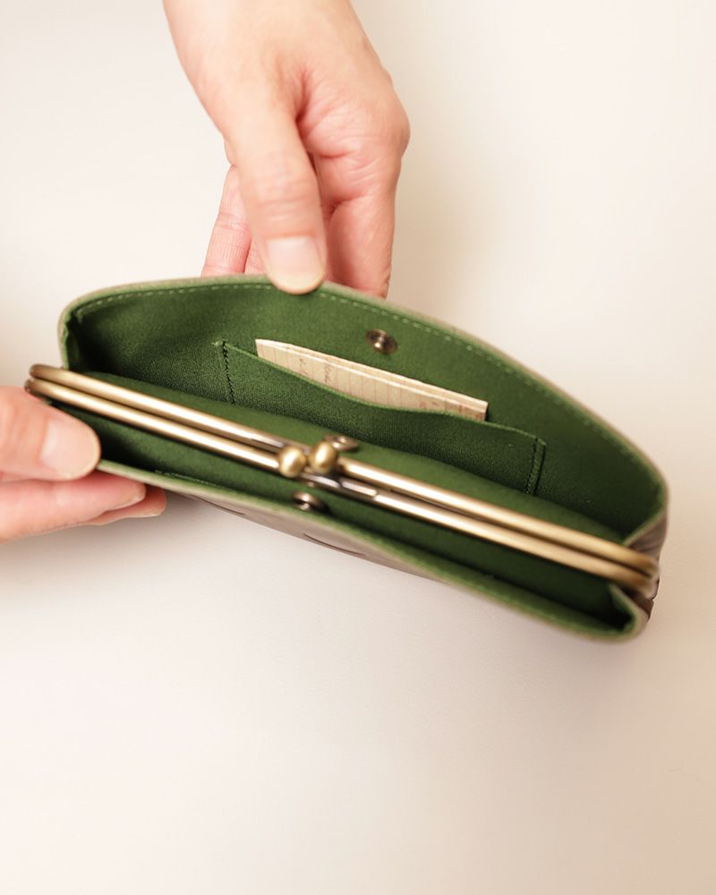 キャンディ あおりロングがま口ウォレット：オリーブグリーン