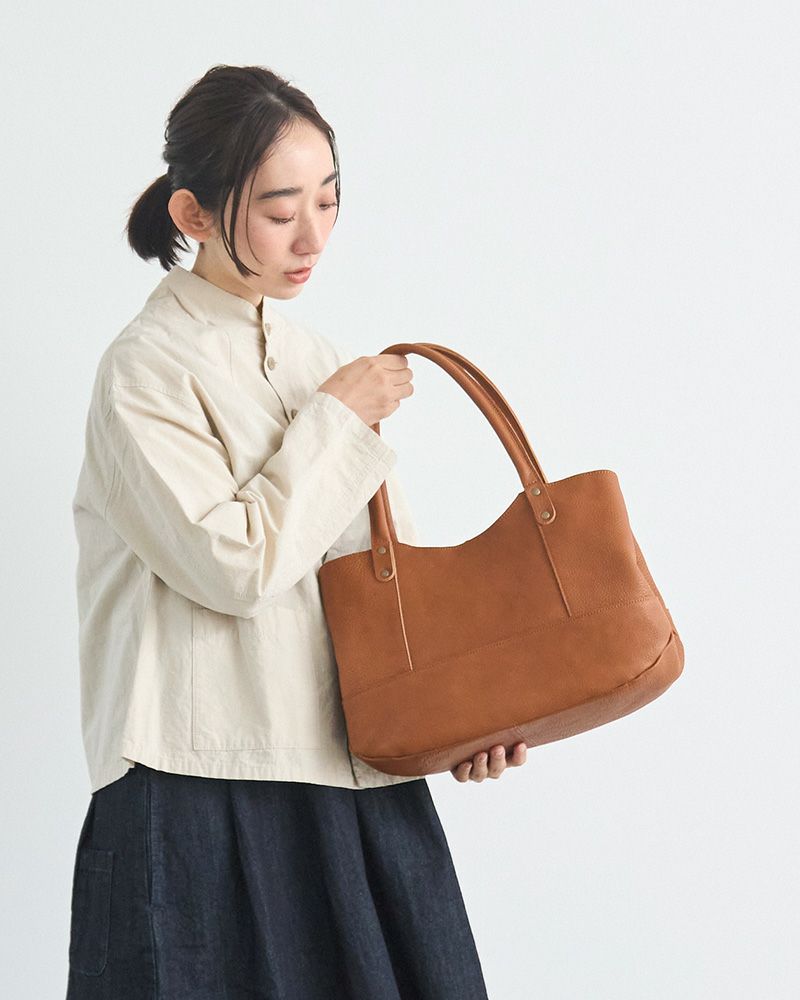 トートバッグの色：キャメル