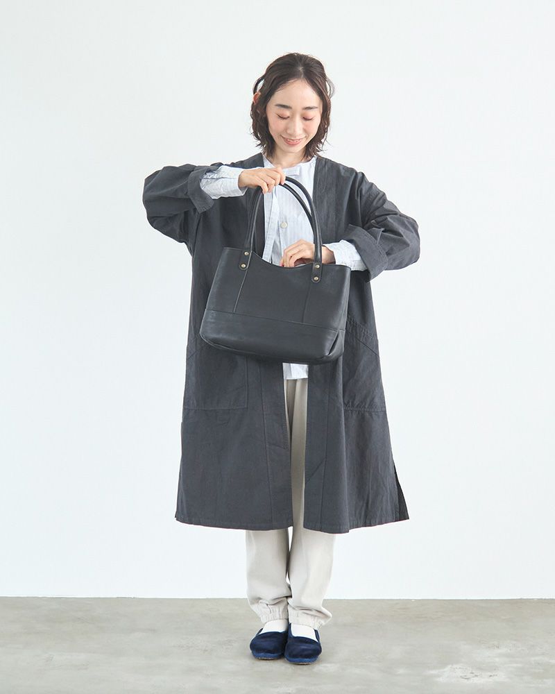 トートバッグの色：クロ