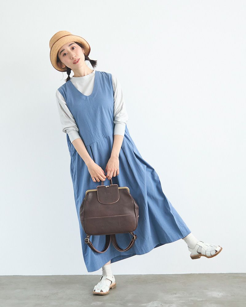 リュックにもショルダーにも。950gの軽さで毎日使える、がま口好きのための3WAY革バッグ。