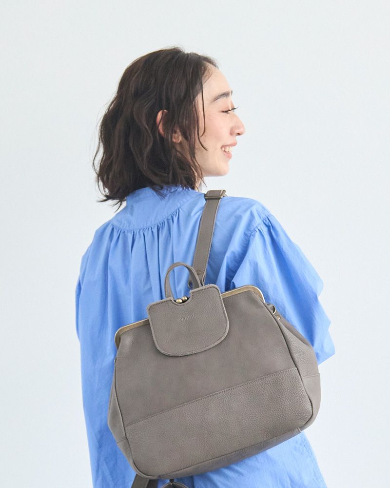 リュック時も小柄に見える絶妙なショルダー長さ。スタイルに縛られない万能デザイン。