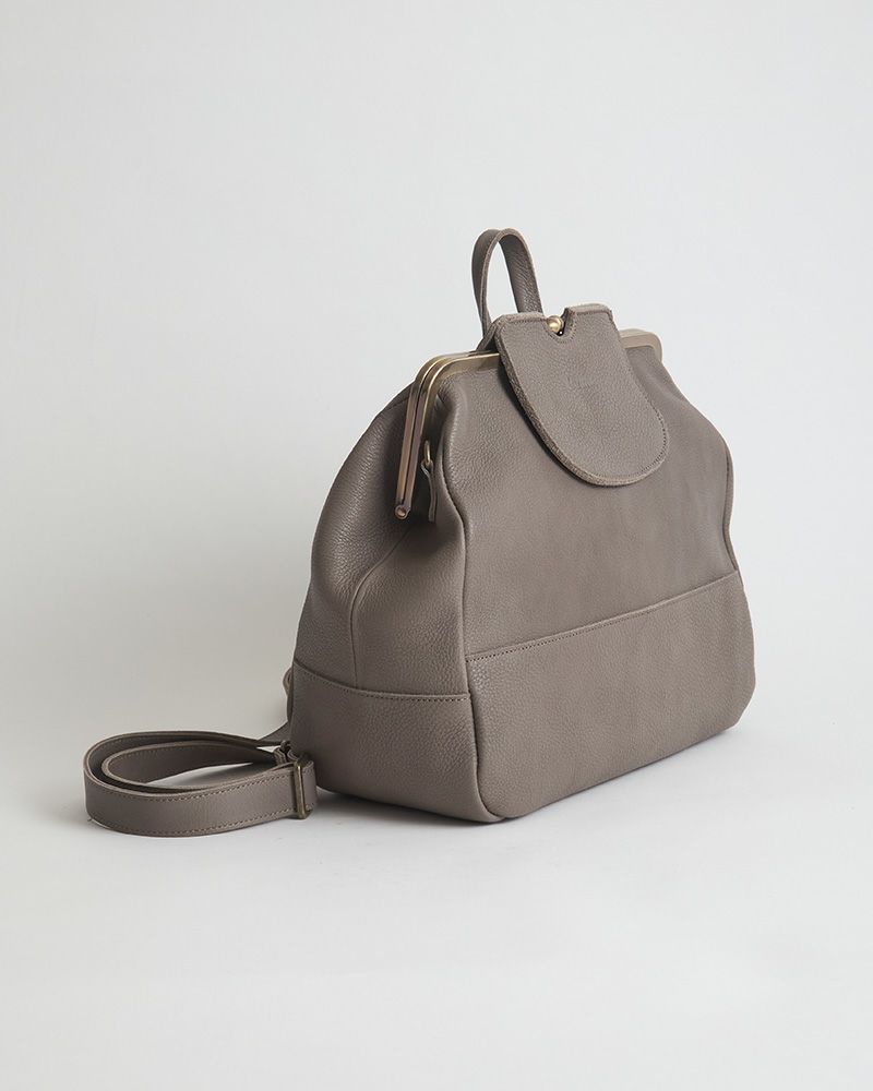 kanmi  がま口リュック　黒　美品⭐︎ 楽天市場】Kanmi./カンミ mukurino がま口 3WAYリュック B24-97