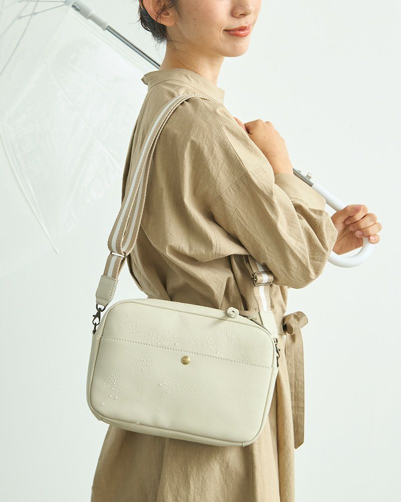 「All story スクエアショルダーバッグ」バニラ