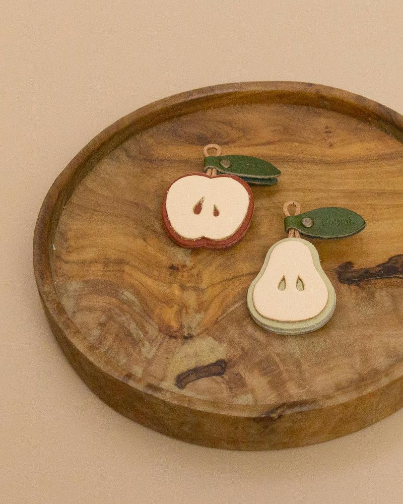 「森の果実 ブローチ」リンゴ・洋ナシ