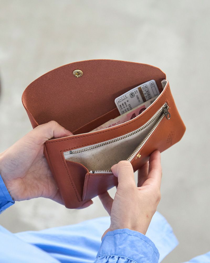 長財布の色：キャメル