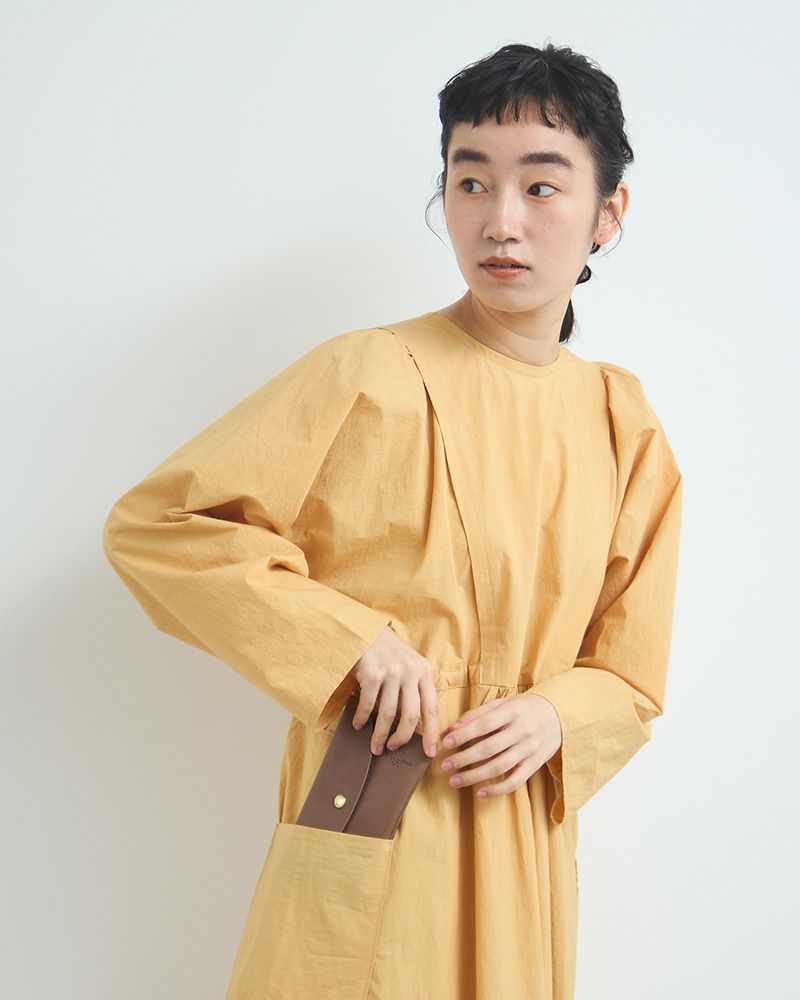 長財布の色：モカグレー