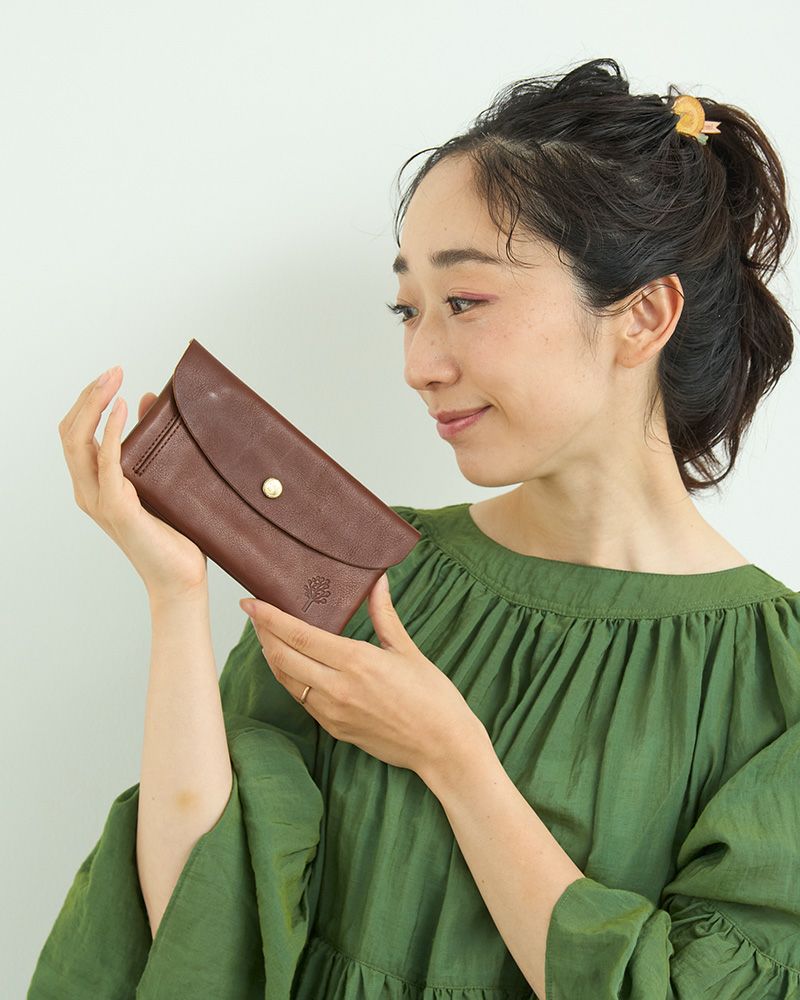 長財布の色：モカグレー