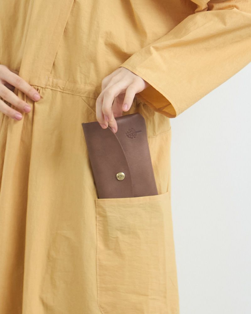 長財布の色：モカグレー