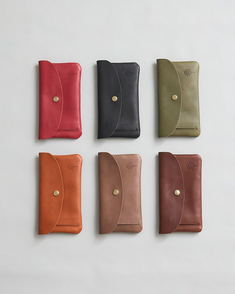 長財布の色：左上から時計回りに　レッド・クロ・グリーン・ダークブラウン・モカグレー・キャメル