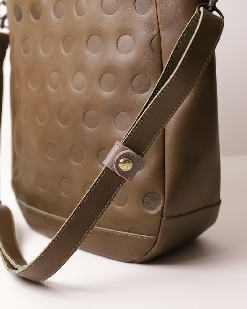 プラスオンアイテムの色：ピュアグレー