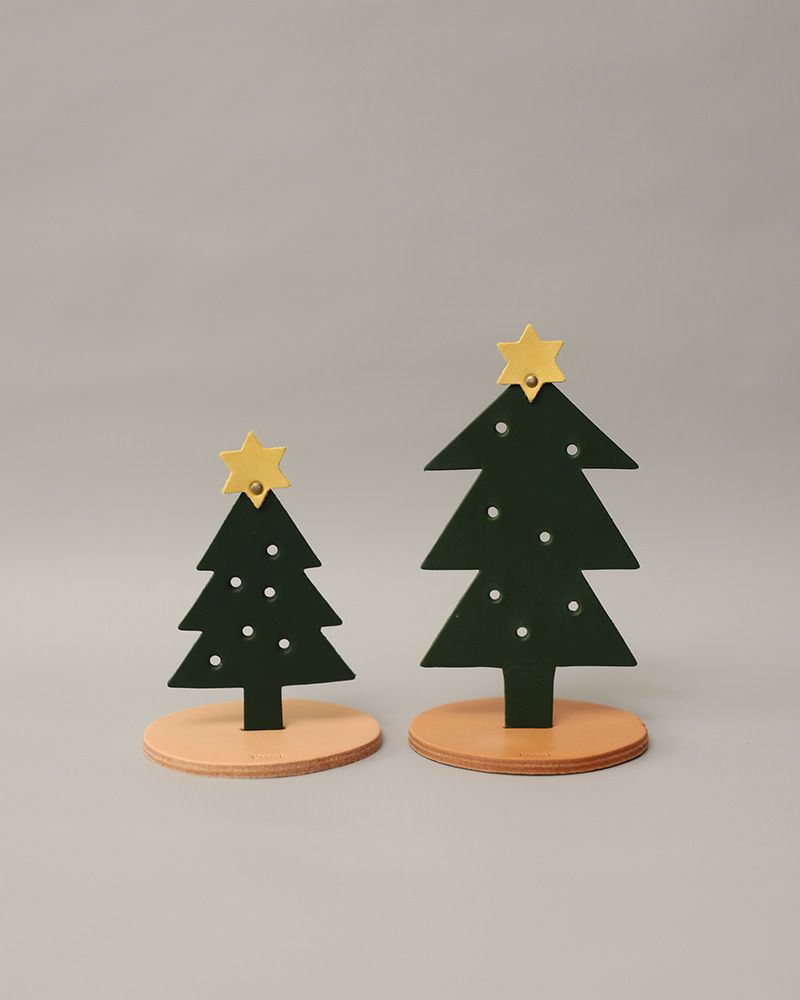 レザースタンド クリスマスツリー：左／Mサイズ、右／Lサイズ